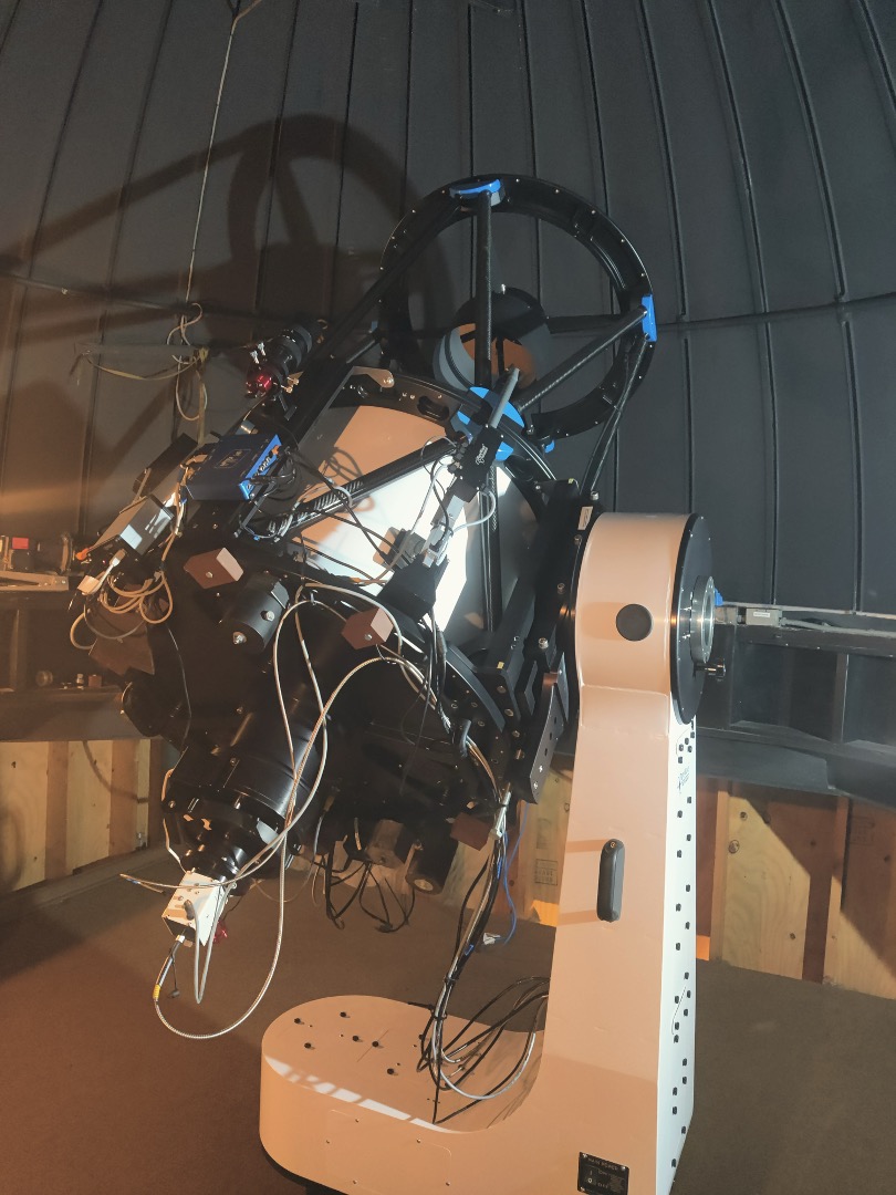A photo of the Rosing telescope.
